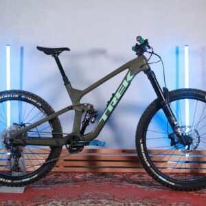 TREK SLASH 9.7 27.5/29 - Image 1
